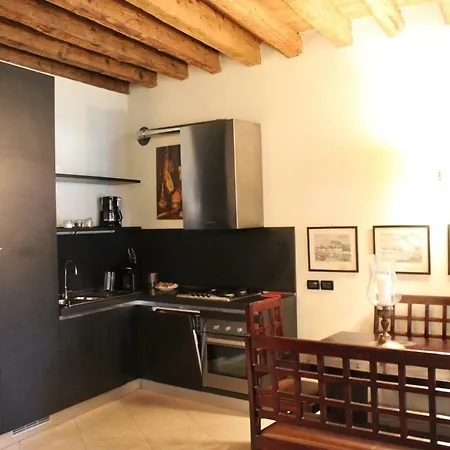 Canal View דירה *